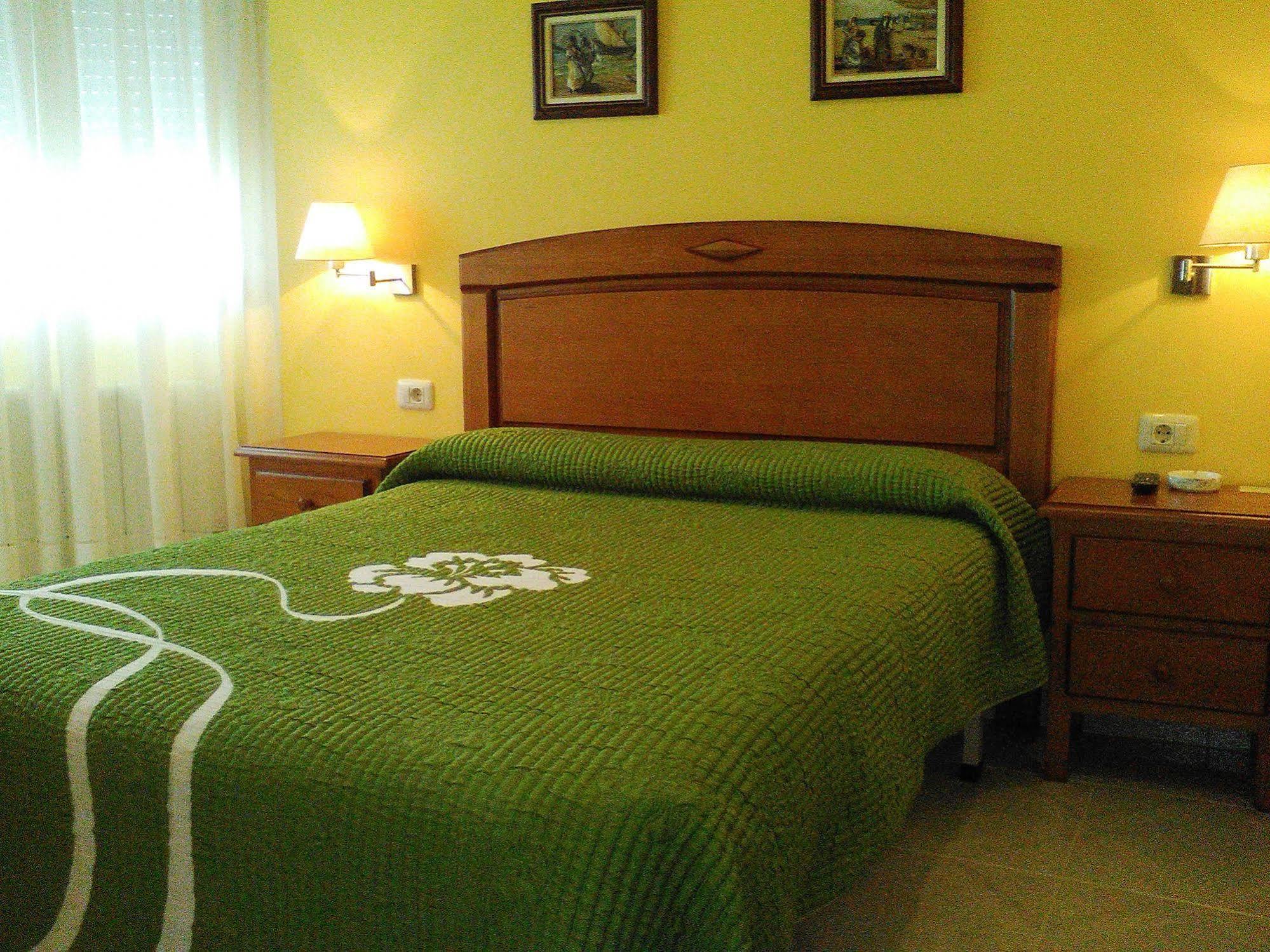 Hostal Santa Marta Playa ไบโยนา ภายนอก รูปภาพ